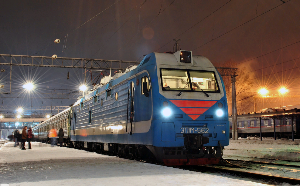 Москва нальчик поезд вокзал. Железнодорожный вокзал Нальчик. Эп1м 562. Эп1м в Нальчике. Железнодорожная станция Нальчик.