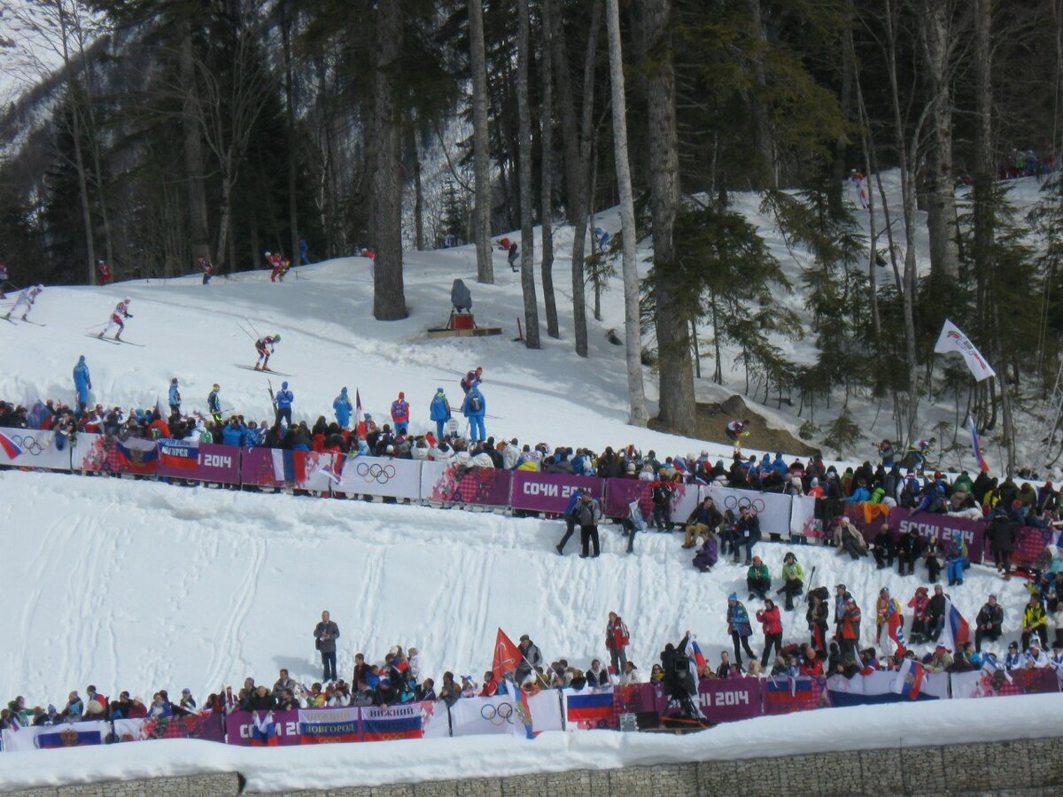 Где-то на этом склоне Легков и сломал палку.
