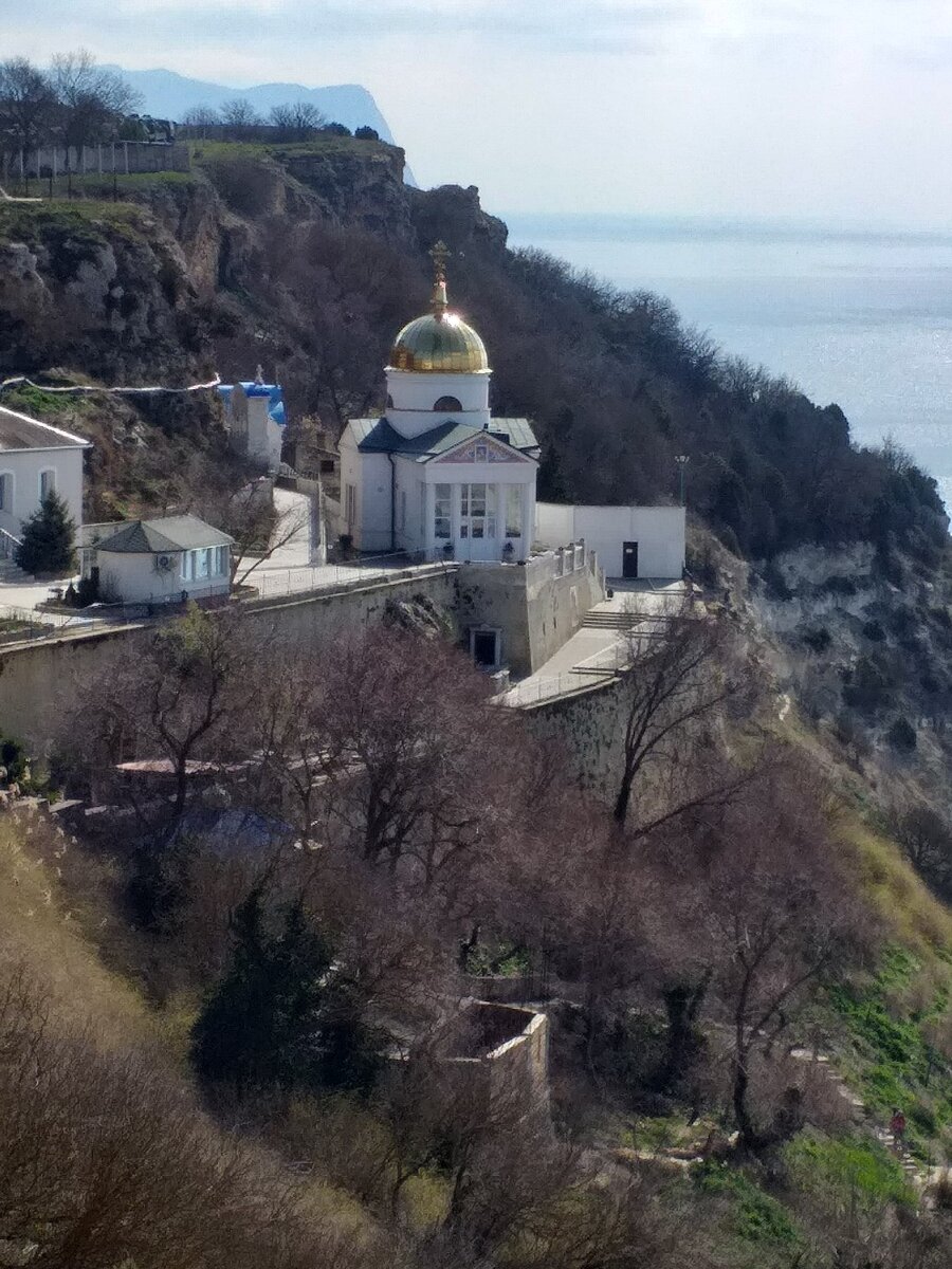 Вид на Монастырь