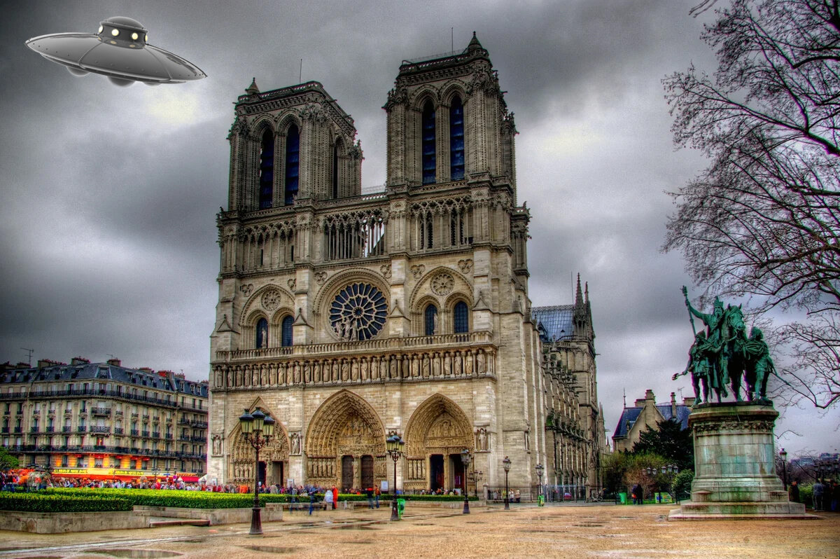 НЛО, Нотер-Дам-де-Пари