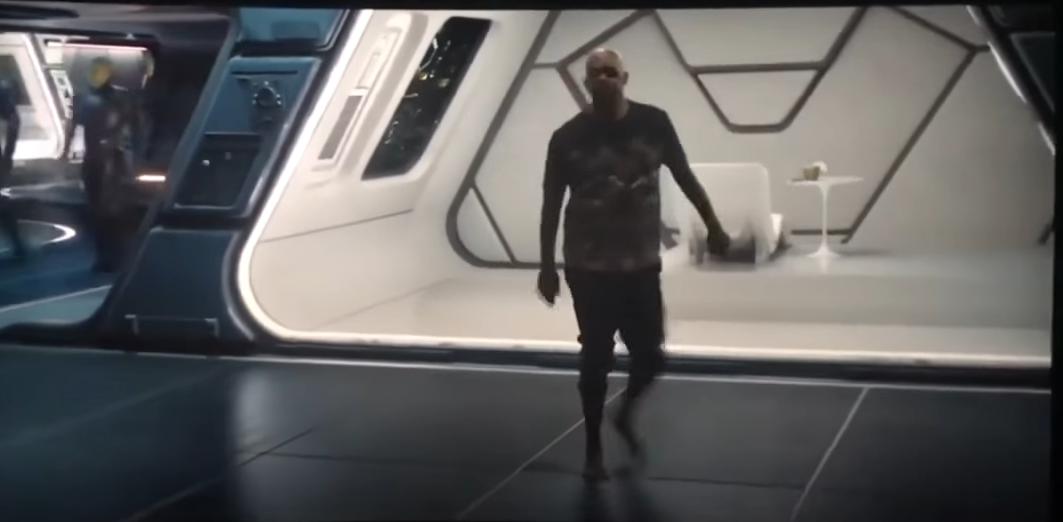 Ник Фьюри на космической станции скрулов.