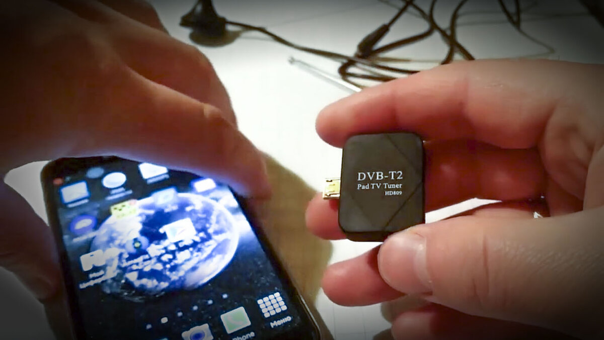 Фото цифровой телевизионной приставки к смартфону