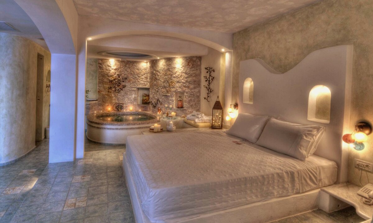 Спальня для молодых. Источник фото:  luxurystndrd.com
