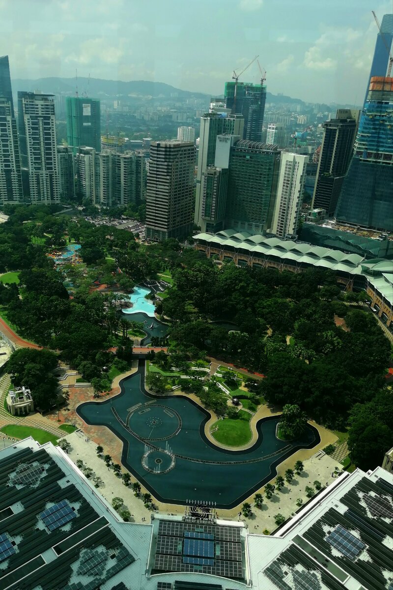 Вид с моста башен Петронас