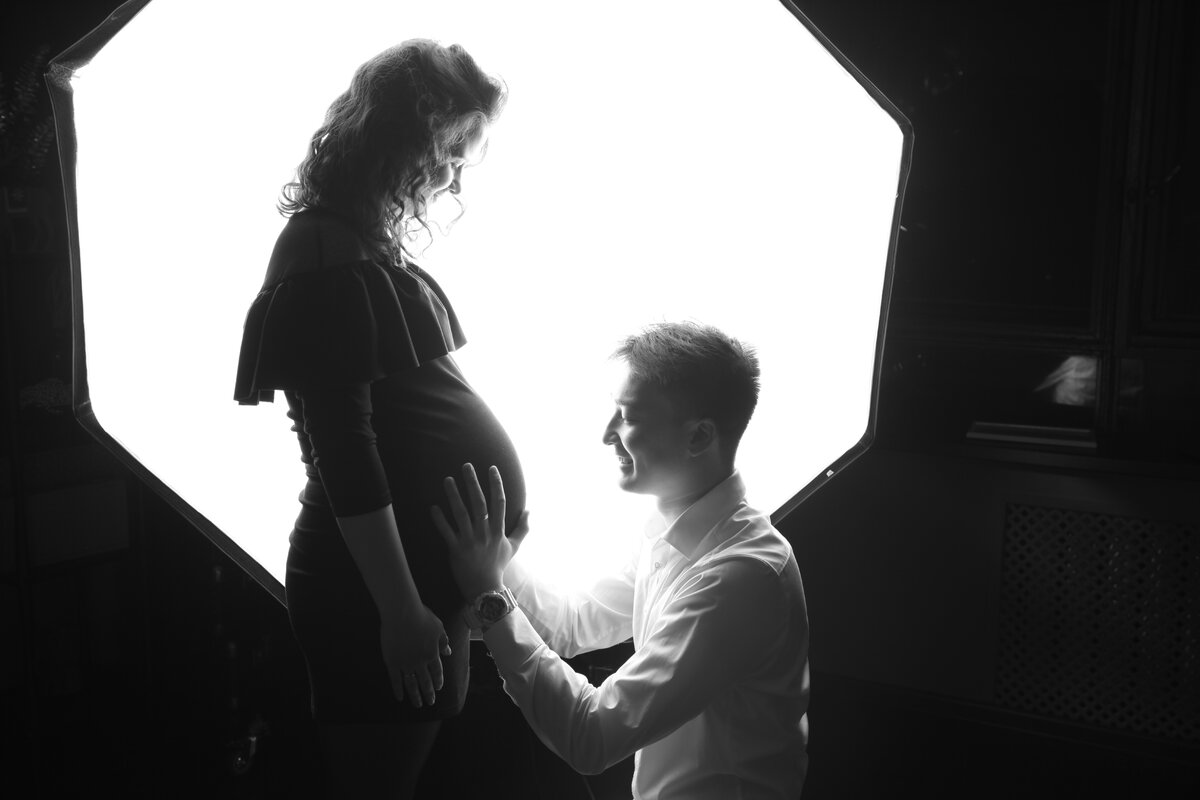 Это мы фотографировались в 30 недель беременности)