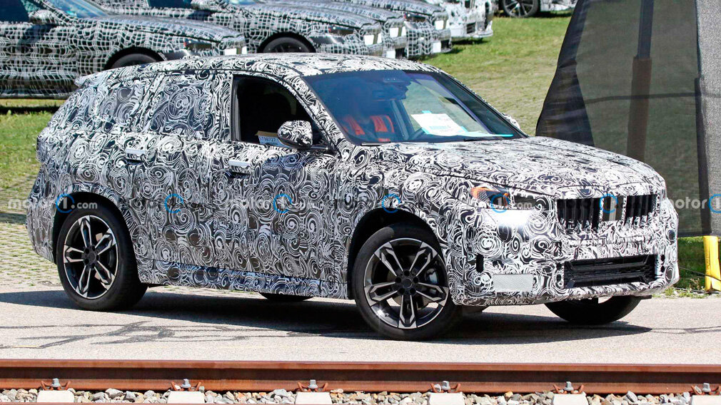 BMW X1. Фото: motor1