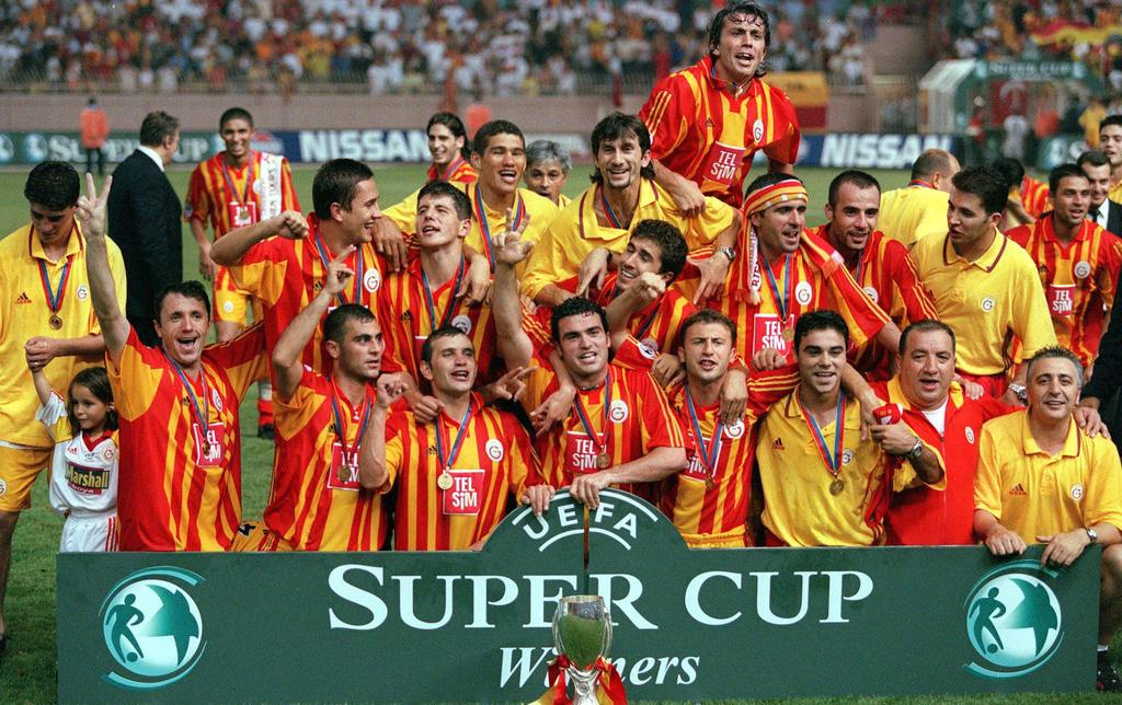 Уефа 2000. Галатасарай УЕФА 2000. Галатасарай Кубок УЕФА. Galatasaray UEFA Kupasi super Cup. Галатасарай ФК 2000 финал.