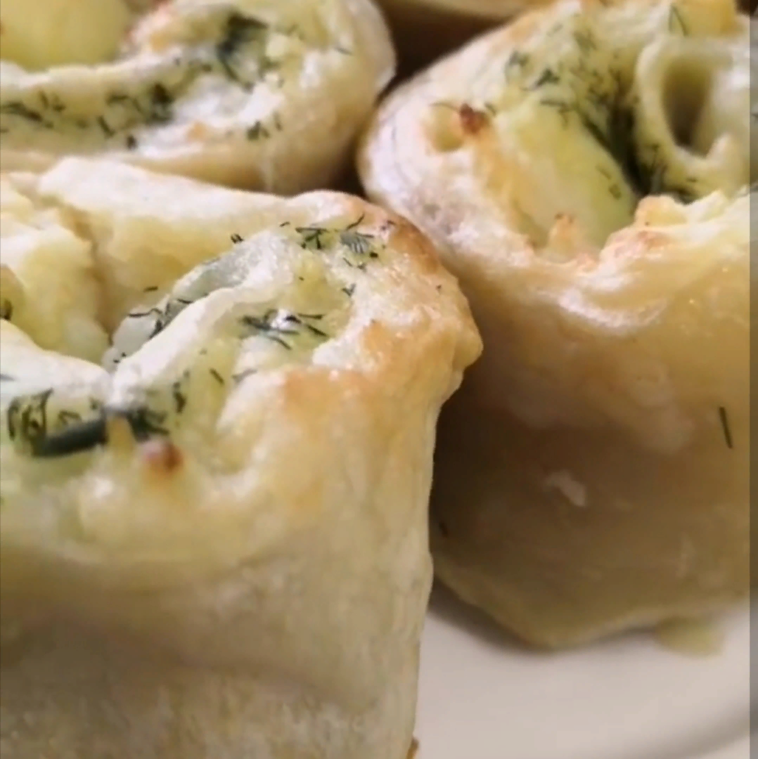 Синнабоны с картошкой и зеленью