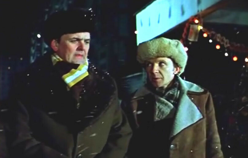Знаменитый фильм Рязанова стал такой же новогодней традицией как салат оливье и шампанское под бой кремлевских курантов.-3