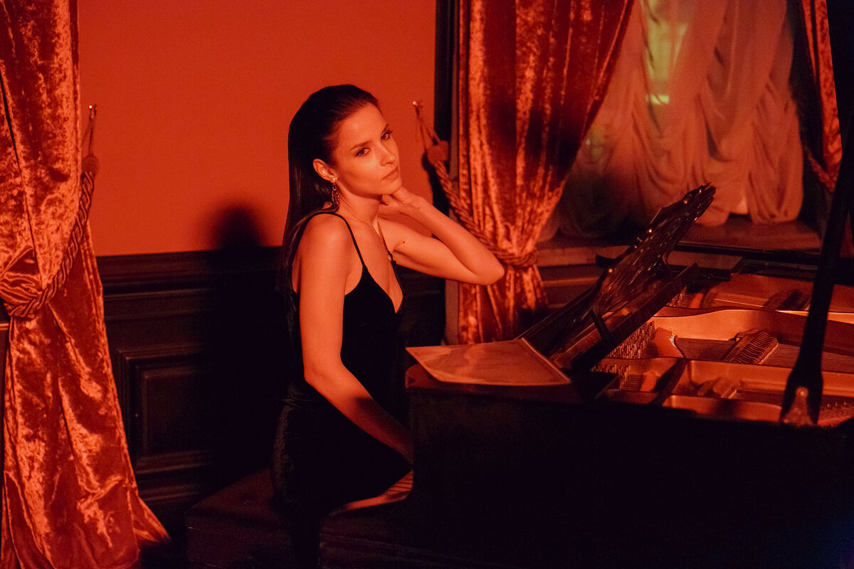 Полина Давыдова