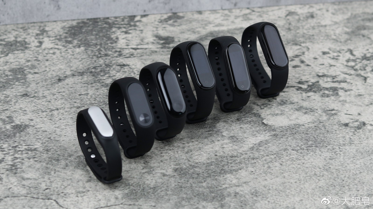 Все 6 поколений вместе. Фото от Xiaomi