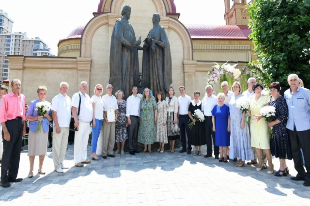    За любовь и верность: 10 казанских пар получили награды в День семьи