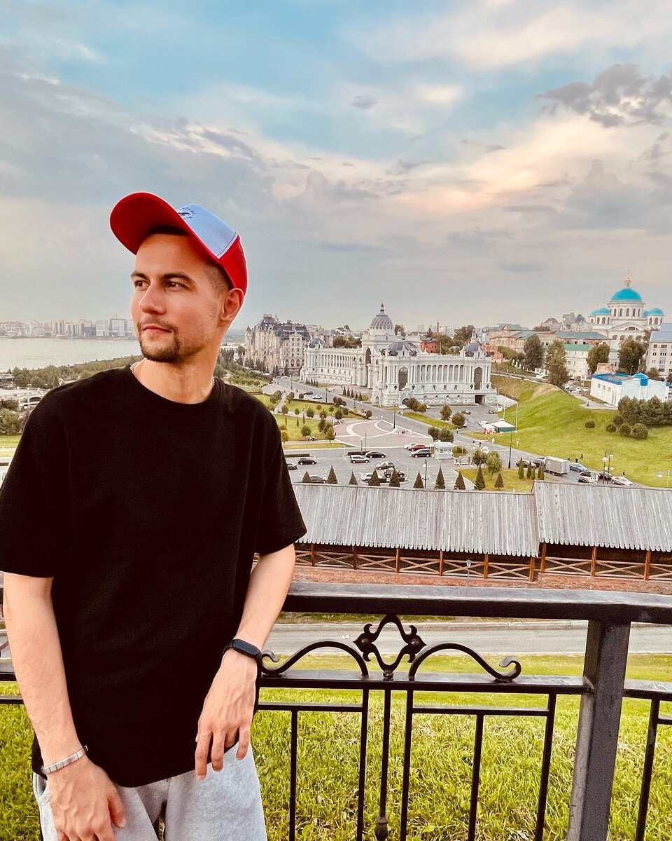 Это я, стою и смотрю в светлое будущее…