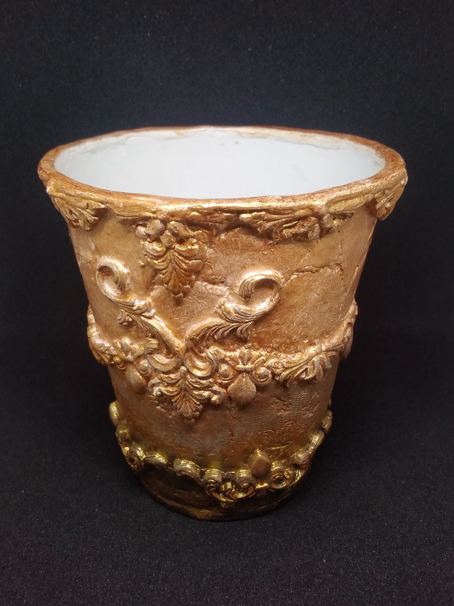 Эта же работа на черном фоне