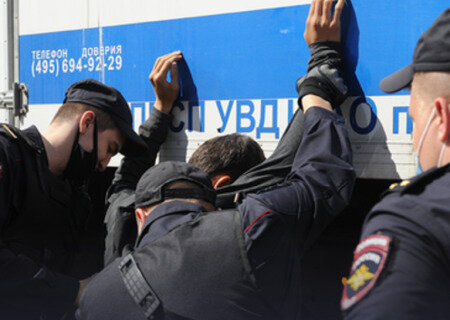    Глава Совета по правам человека призвал ставить мигрантов, получивших российское гражданство, на воинский учёт