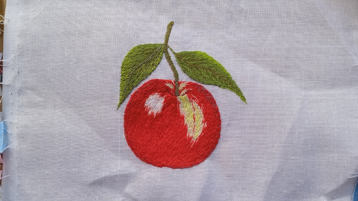 Фото уже показывала, но оно очень подходит в тему яблочек.