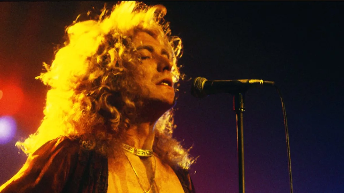 Роберт Плант на одном из концертов