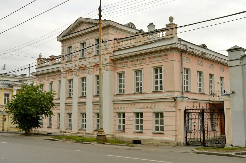 Здание библиотеки на ул. Чапаева, 3