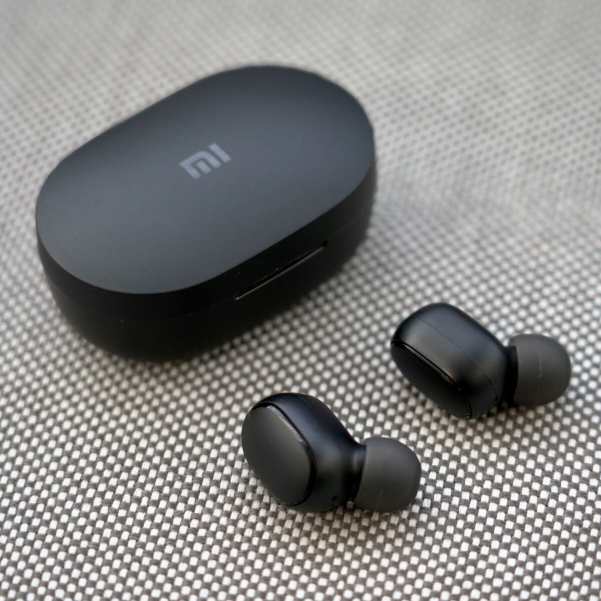 Беспроводные наушники Xiaomi Redmi AirDots (Mi True Wireless Earbuds Basic)