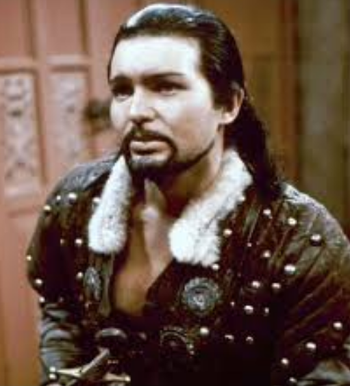 Даррен Несбит в роли злодея из несохранившейся серии "Доктор Кто"