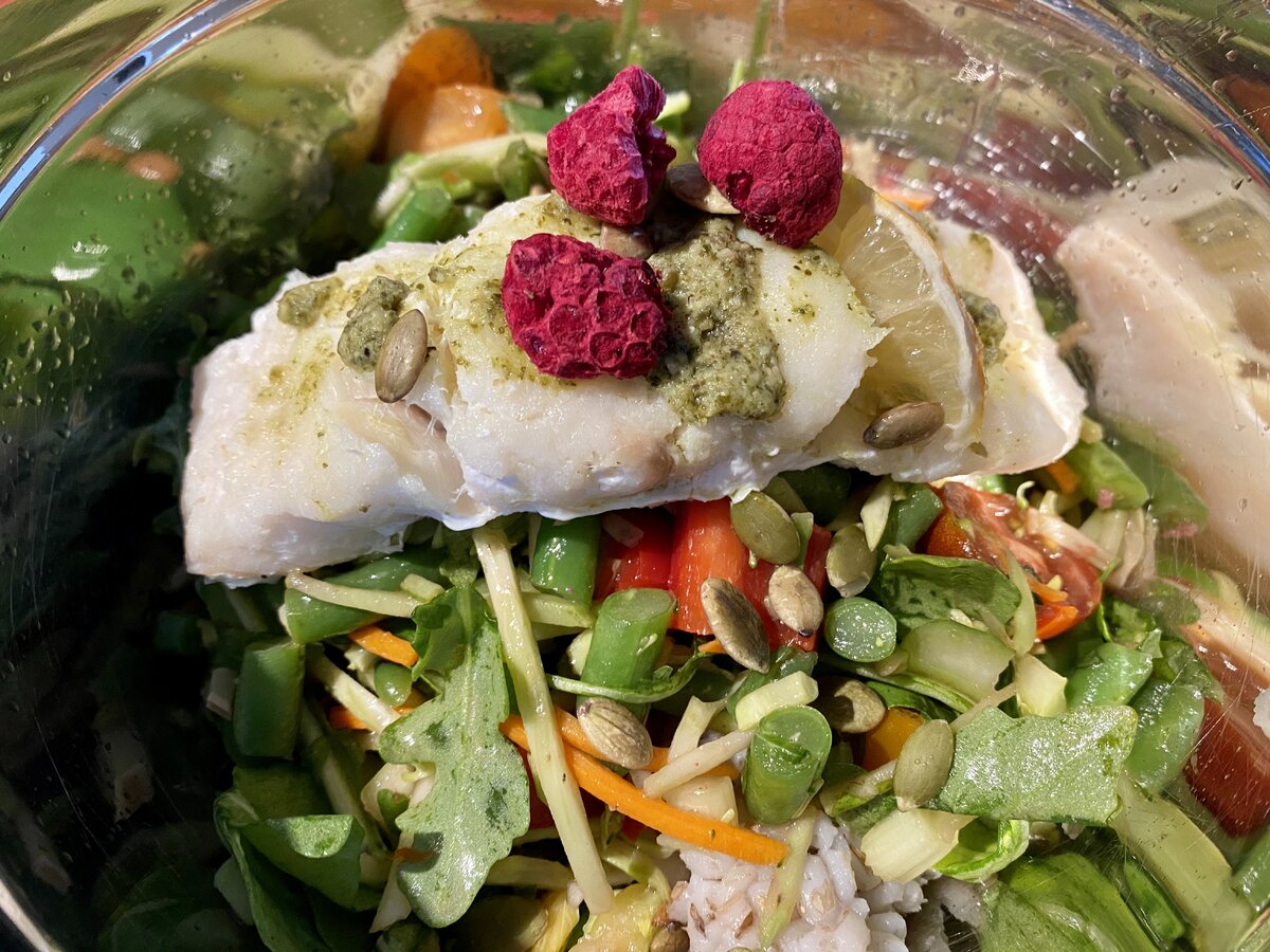 Салат с треской и фарро