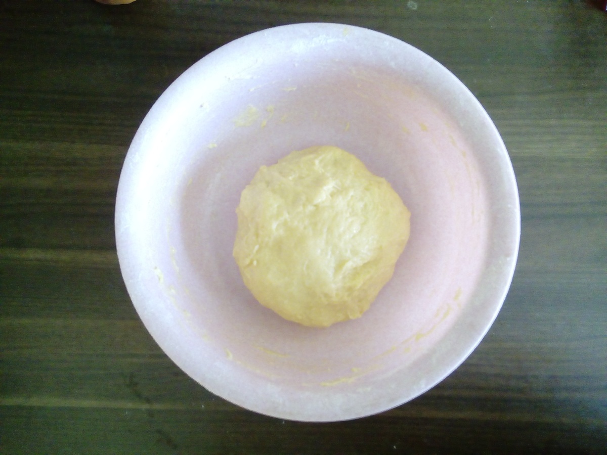 Шарик пошел на отдых на час в холодильник.