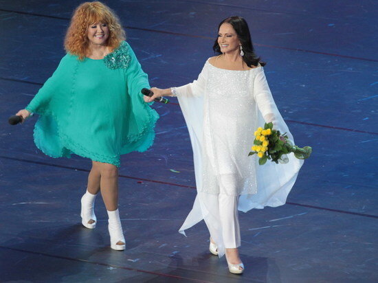 Алла Пугачева и София Ротару ( Фото из свободных источников )