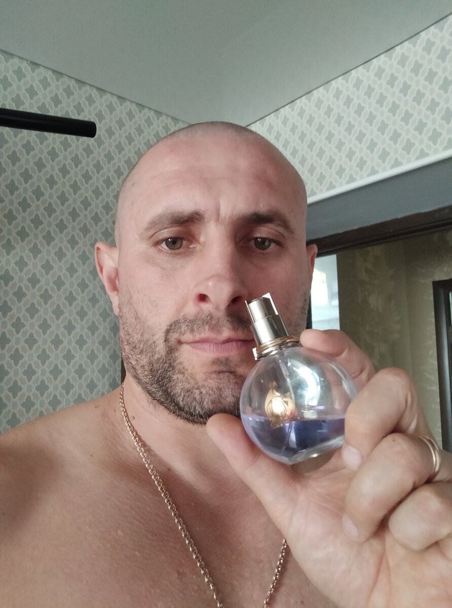 духи и сам автор, листайте