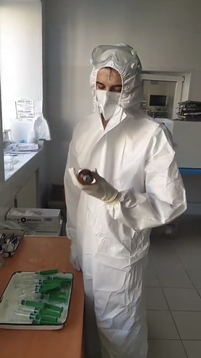 Сдаю тест на коронавирус 