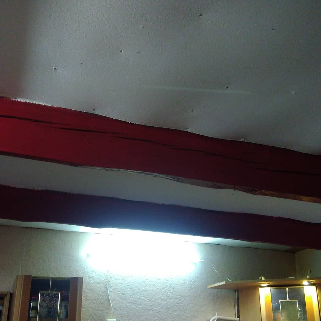 Необычный красный потолок - смело?