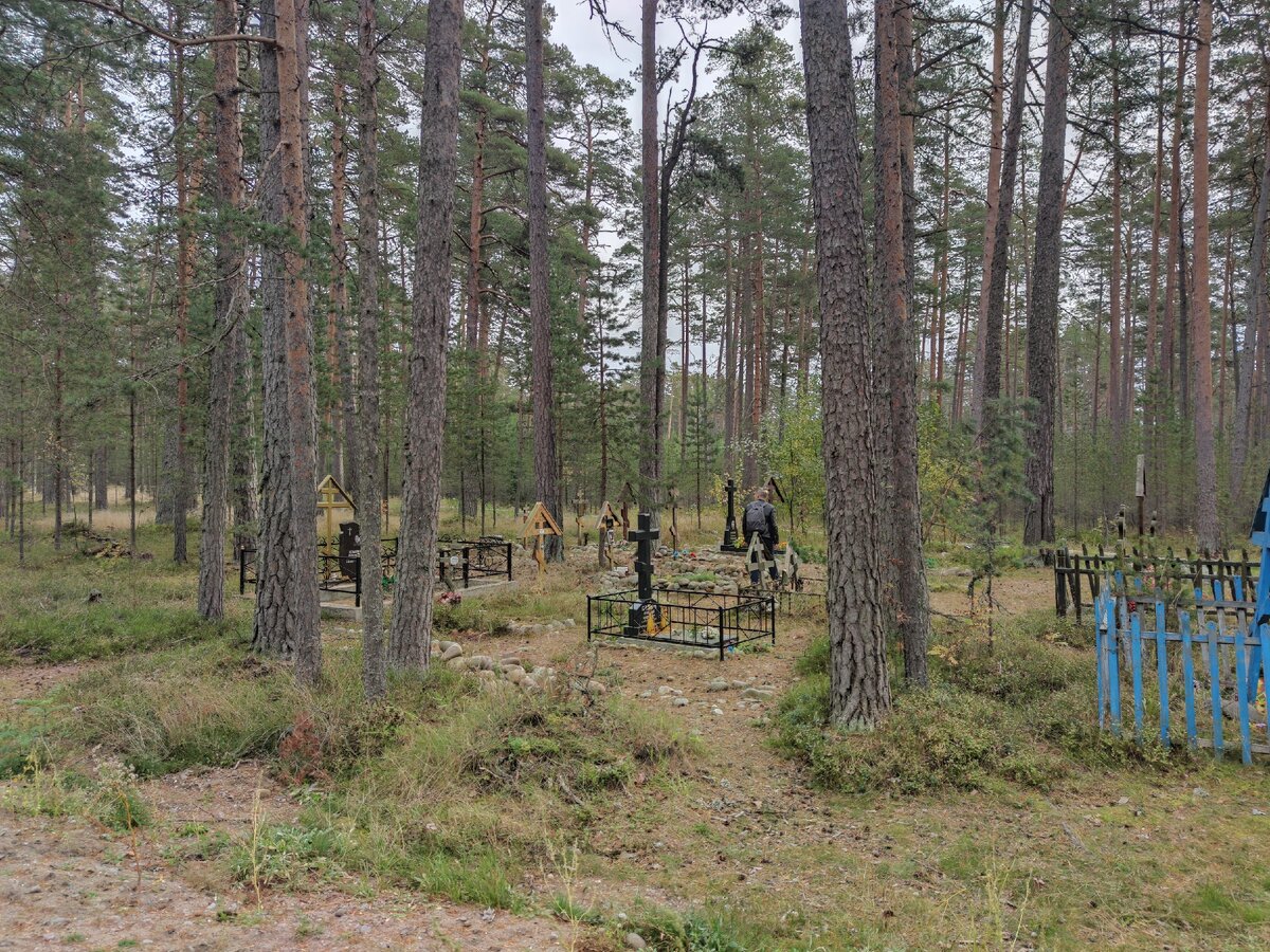 Мирское кладбище на острове Коневец