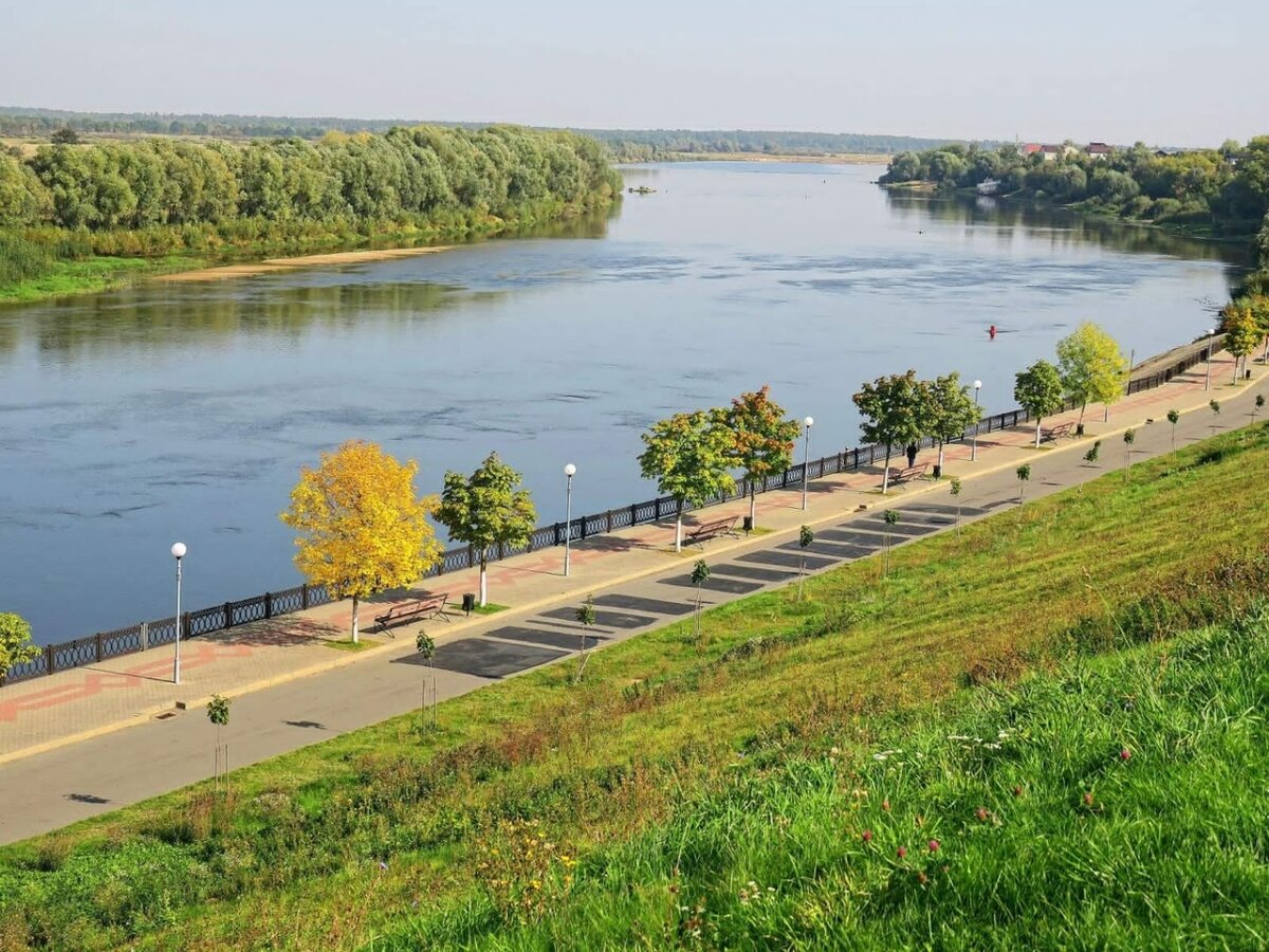 Река днепр какие города. Смоленск набережная Днепра. Речица река Днепр. Река Днепр Смоленск. Речица Беларусь Днепр.