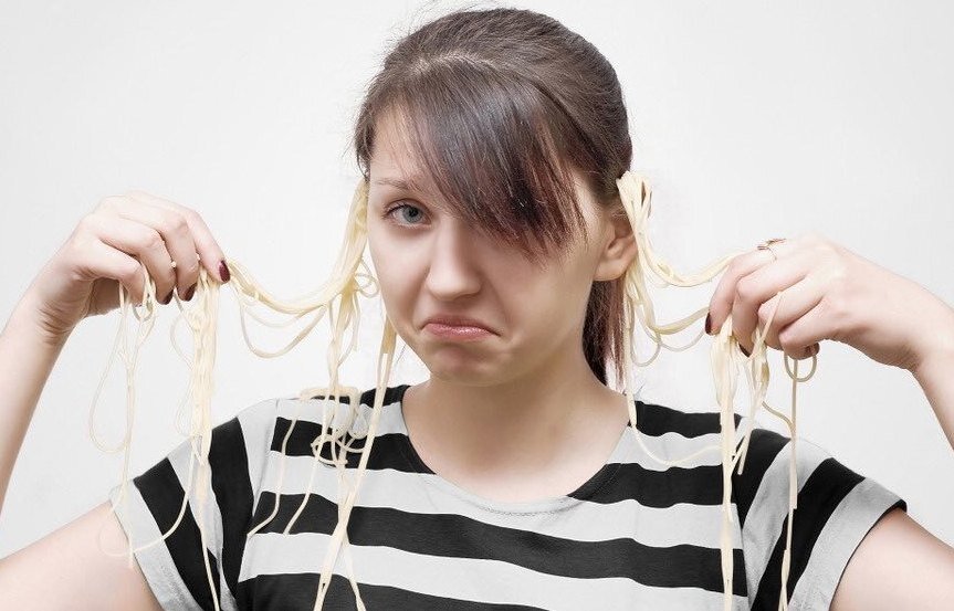 Жители небольших городов привыкли доверять своему окружению. Этим и пользуются мошенники.