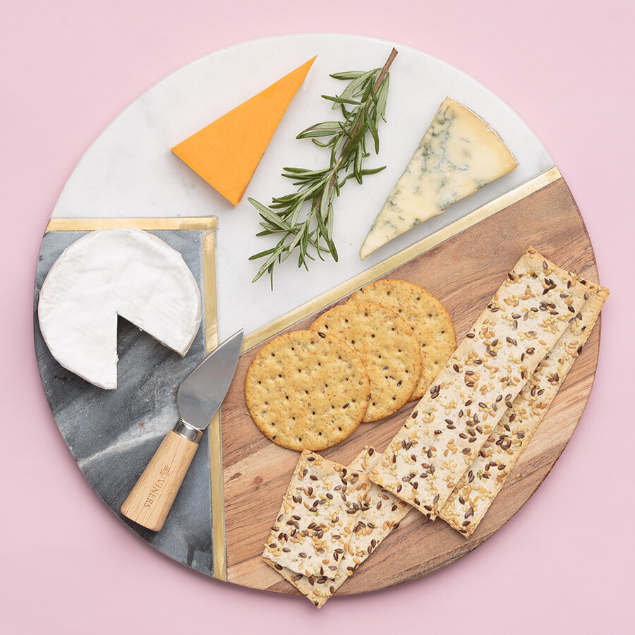 Доска сервировочная из мрамора и акации Elements, 2750 рhttps://designboom.ru/catalog/product/565465/