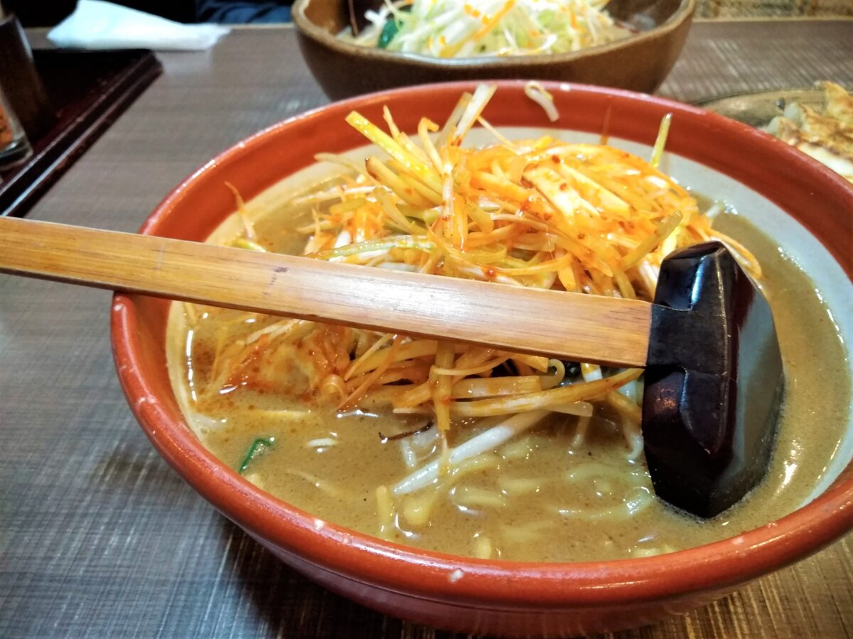 Мисо-рамен с "моящи" (ростки сои)