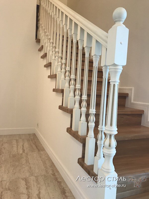Резные Балясины на лестнице