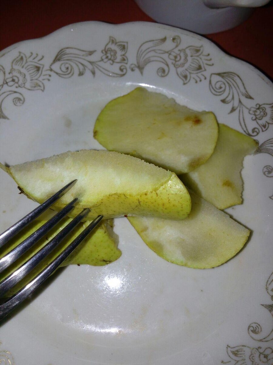 Груши содержат арбутин, который уничтожает вредные бактерии в почках