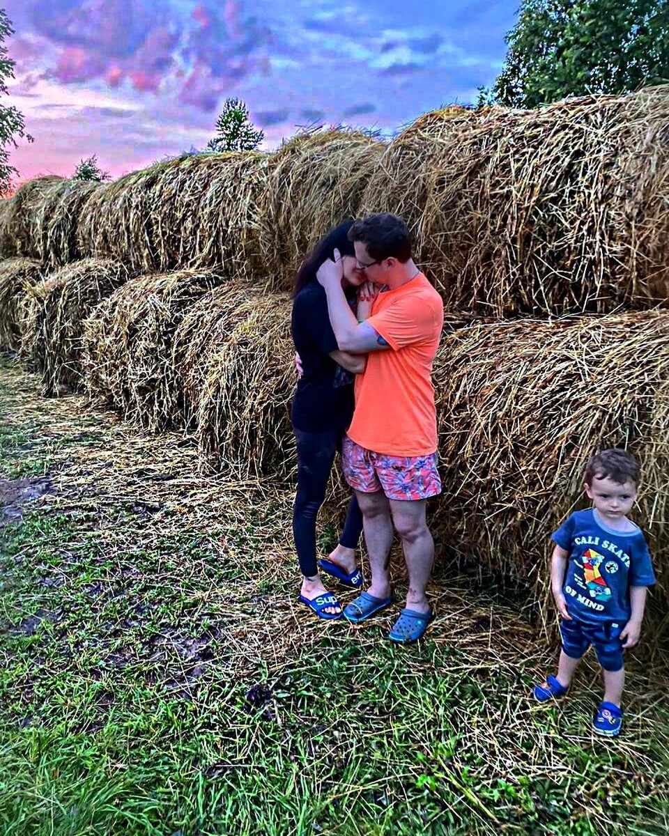 Амина с мужем и сыном, фото взято из личного инстаграмм-аккаунта Амины https://www.instagram.com/amishakovaleva/