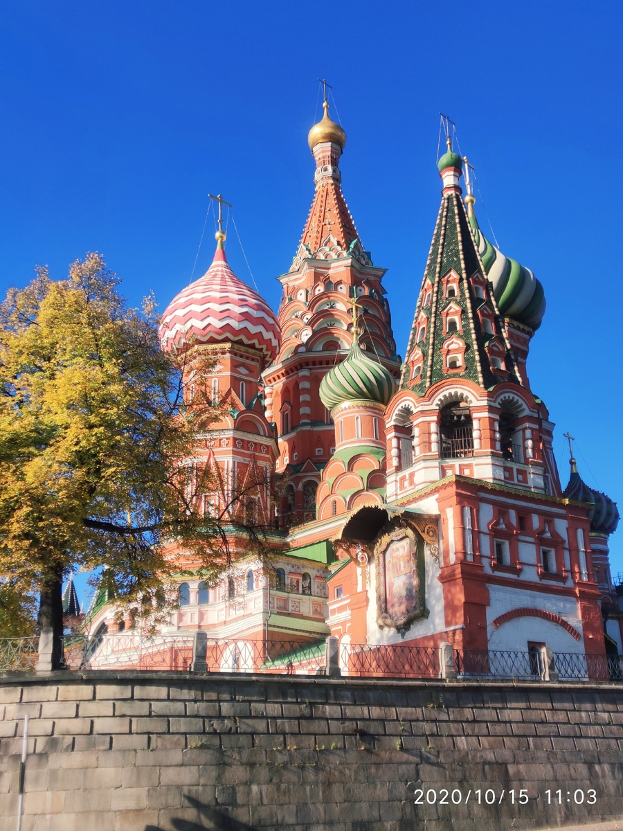 Погода в Москве нас порадовала, денечки стояли теплые.