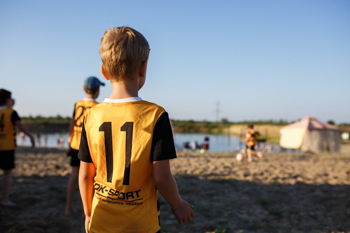 Фото с турнира по пляжному футболу среди детей 4-7 лет