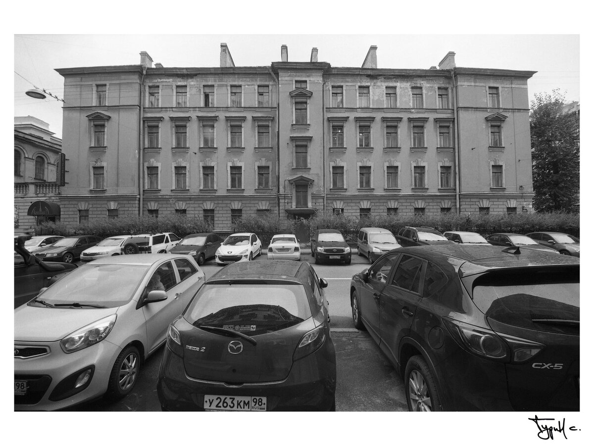 Историческое здание Радиевого института им. В. Г. Хлопина на улице Рентгена в Санкт-Петербурге 