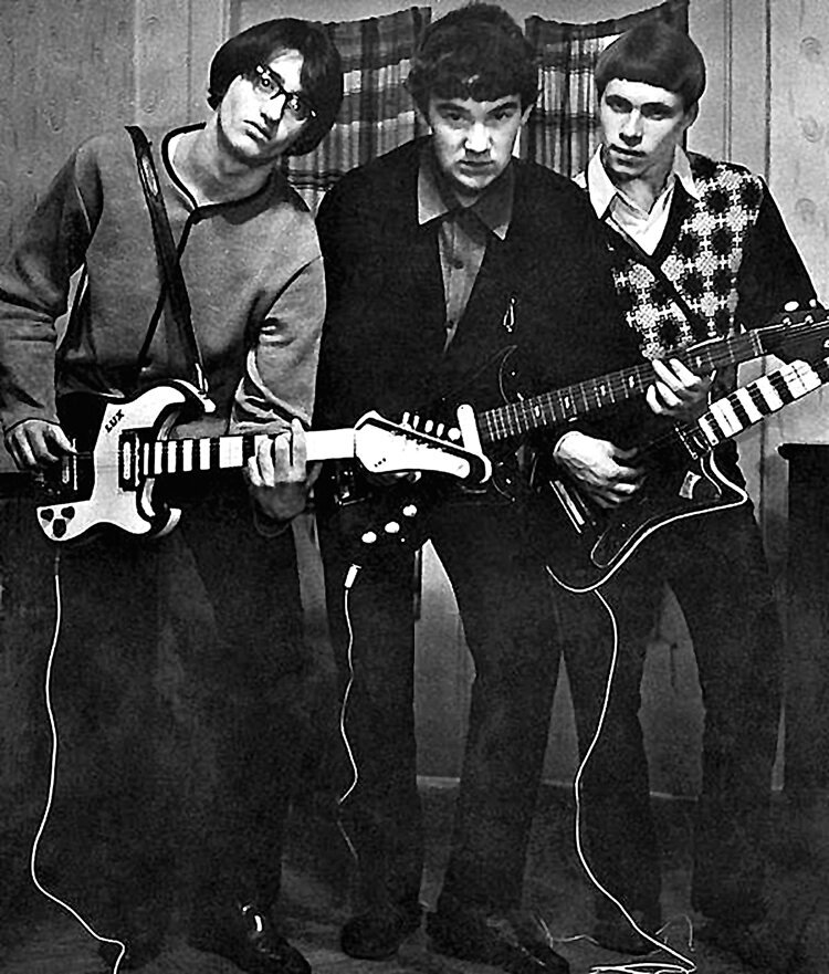 Виа славяне г рассказово. Группа славяне градский. Группа славяне слушать. Скоморохи группа градский. Бобры рок-группа.