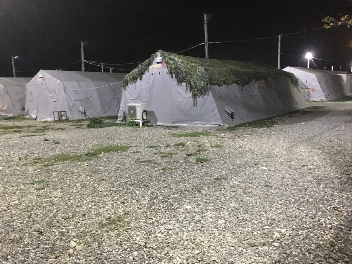 палаточный лагерь в РУСе, вид со стороны курилки.