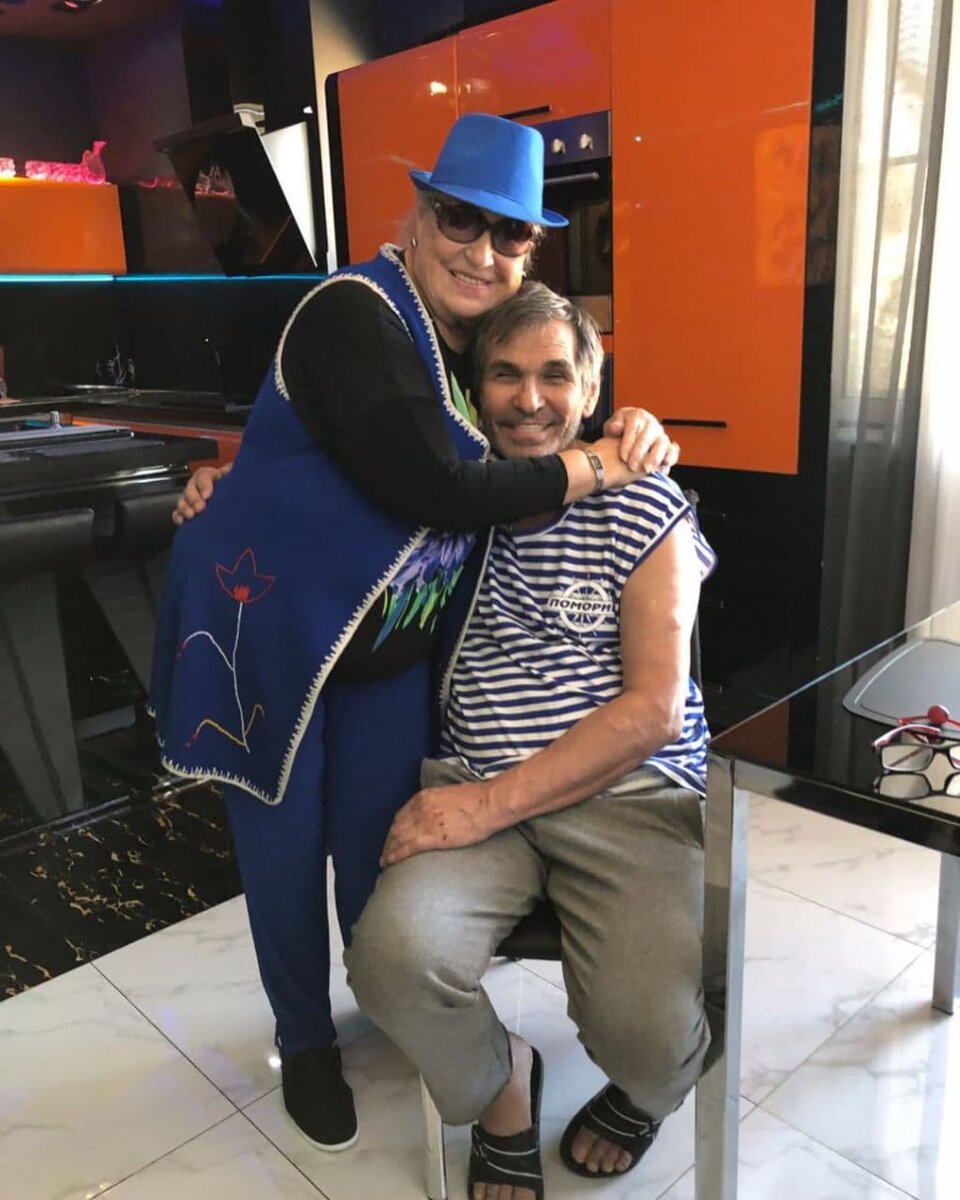 Лидия Федосеева-Шукшина и Бари Алибасов, фото пользователя Instagram: alibasov_nana