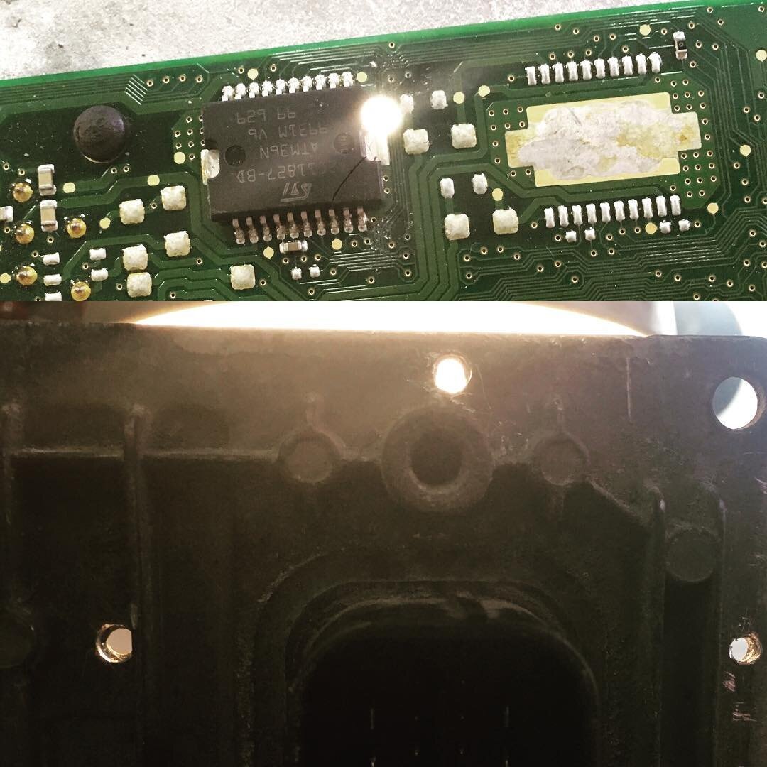 Неудачный выбор места для отверстия в блоке управления двигателем