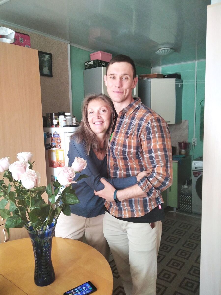 Я бы про девочку рассказала и про общение с ней . Но у меня только сын)  А девочки только " приёмные". У них свои мамы и папы есть)