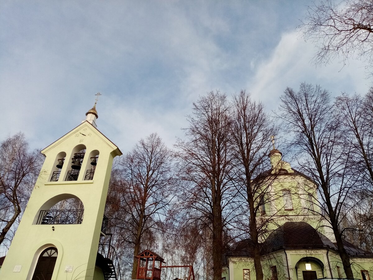 Вид на храм. 