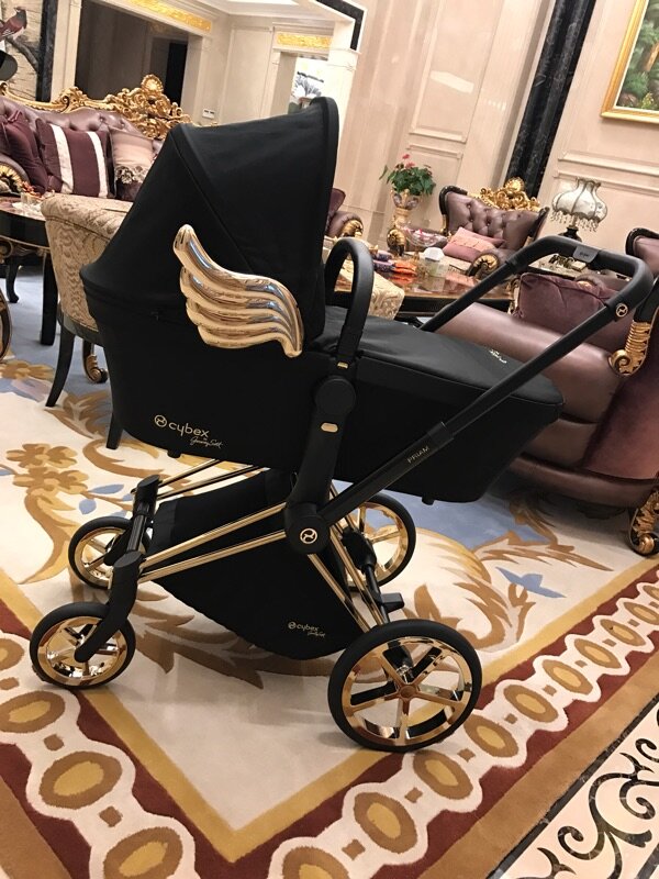 Коляска с крылышками. Коляска Cybex Priam 4. Коляска Cybex 3 в 1 с крылышками. Cybex Priam 4 Gold 2 в 1.