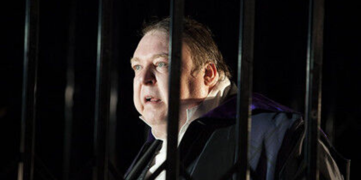 Постановка "Школы жен" в Москве, театр Табакова. Арнольф - Александр Семчев