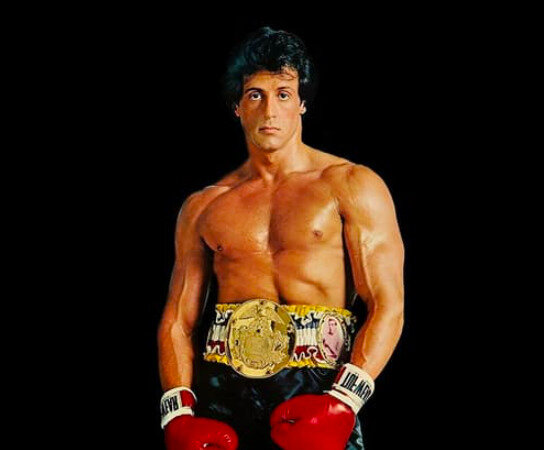 Многие актеры берут дублеров для сцен, где надо показать хорошую форму тела. Но это точно не про Сталлоне!